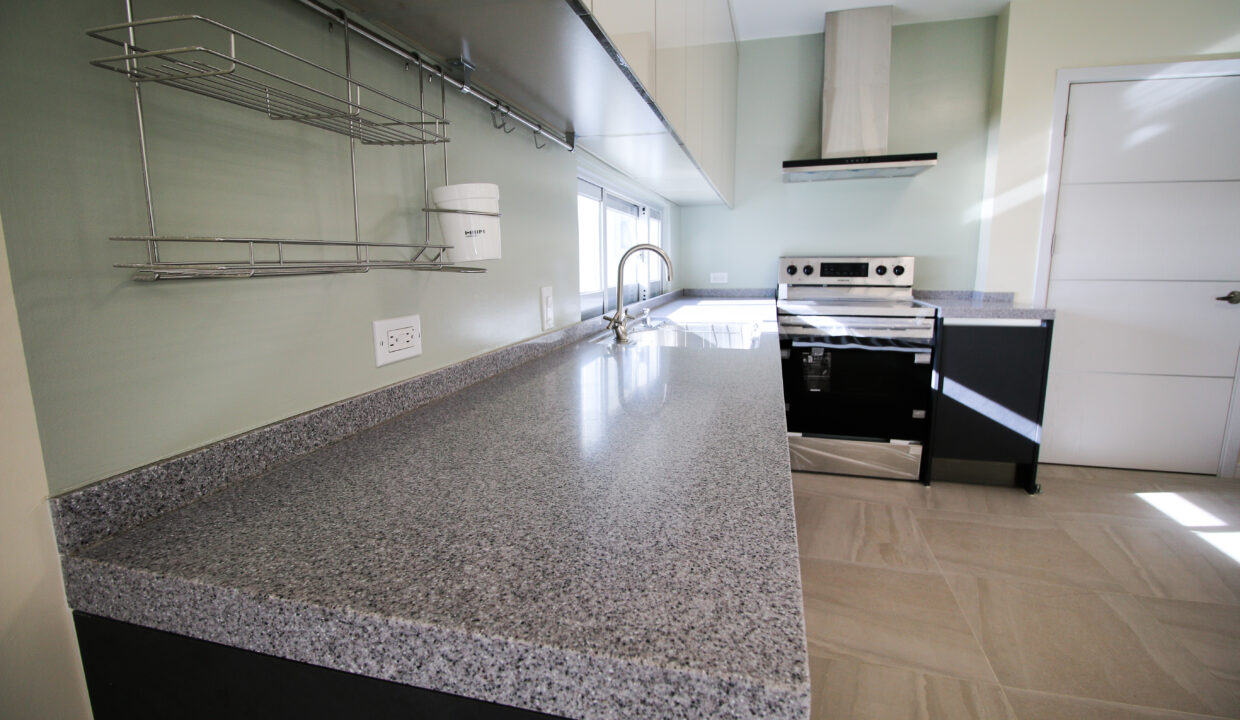 Summer Towers 2 3-Bedroom Kitchen-0532