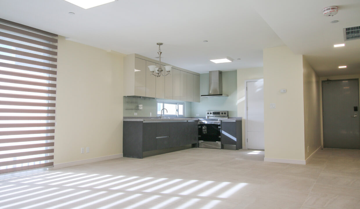 Summer Towers 2 3-Bedroom Living Room-0225